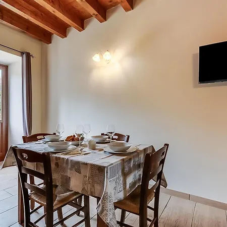 Apartman With Outdoor Dining - Happy Padenghe sul Garda