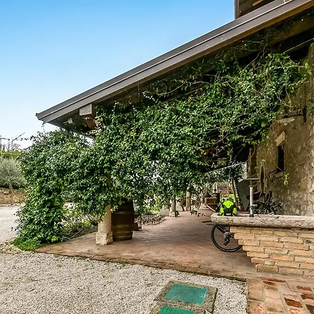 Apartman With Outdoor Dining - Happy